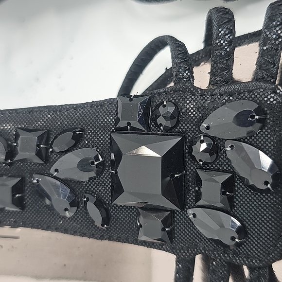 Women New York Transit Black Sandals with Strappy Gem Design, Size 8 - Picture 8 of 11